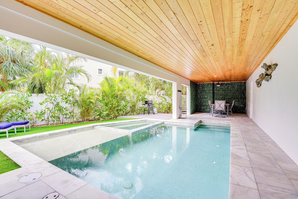 Walk to Ocean: Home w/ Pool in Holmes Beach