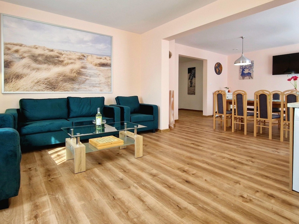 Holiday Home Wisniowa With Pool and Mountain Views
