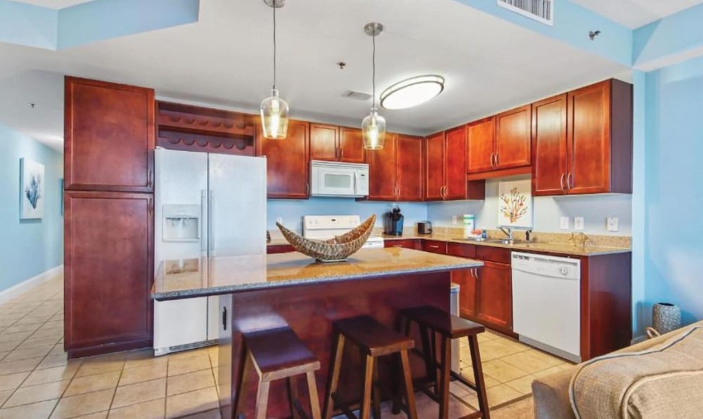 Laketown Wharf 317