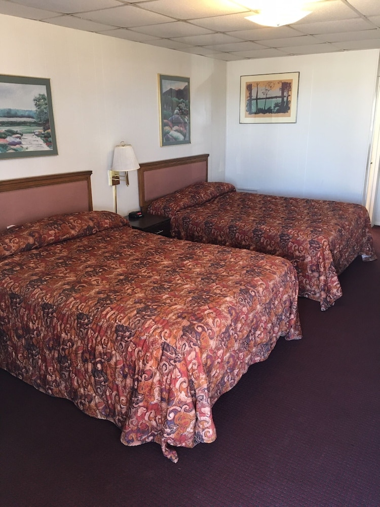 Holiday Motel