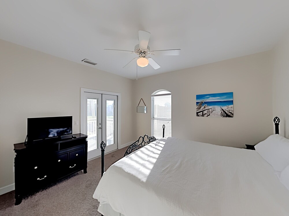Changes In Latitude by Southern Vacation Rentals view 5