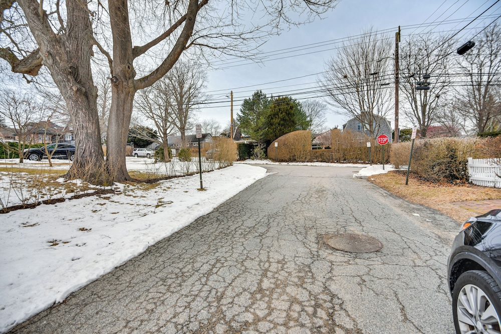 Walk to Beach: Jamestown Home w/ Bridge Views!