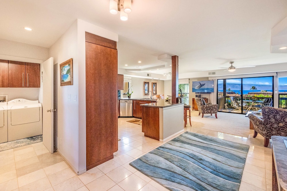 Ocean View Kaanapali Condo w 2 Lanais Loft AC Pool Walk to Beach