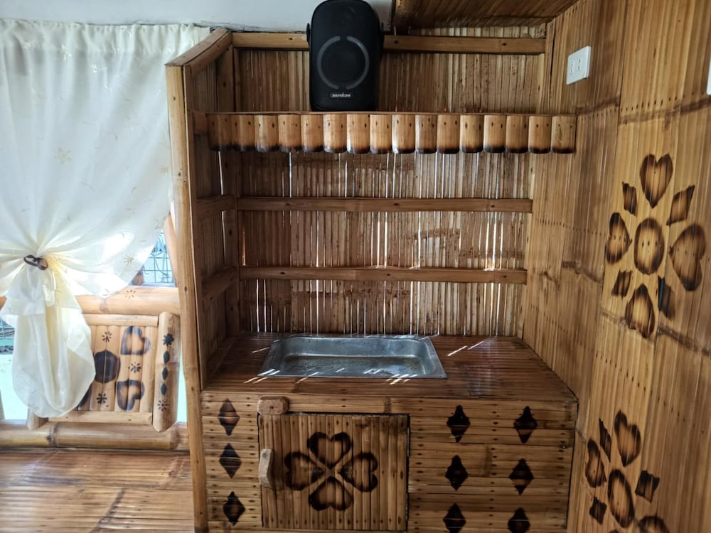 Room-aremen Transient, the no Hassle and