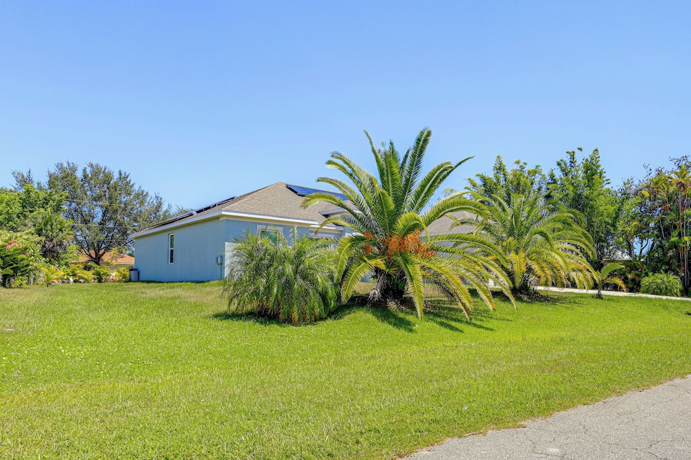 Spacious Home Near Dtwn Psl: Travel Nurses Welcome