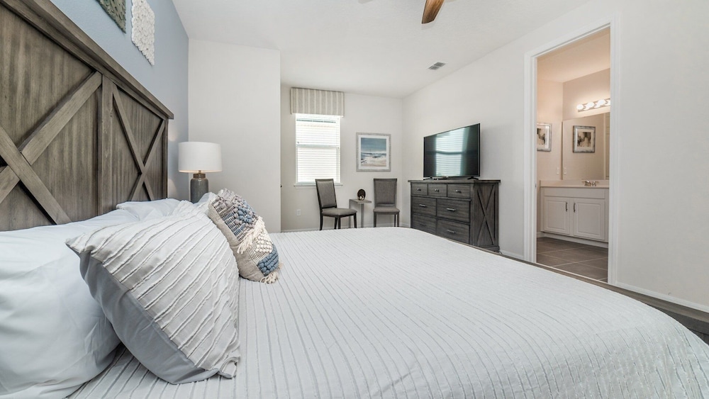 Solara Resort 7 Bedroom Private Pool Home with Game Room 7 Home