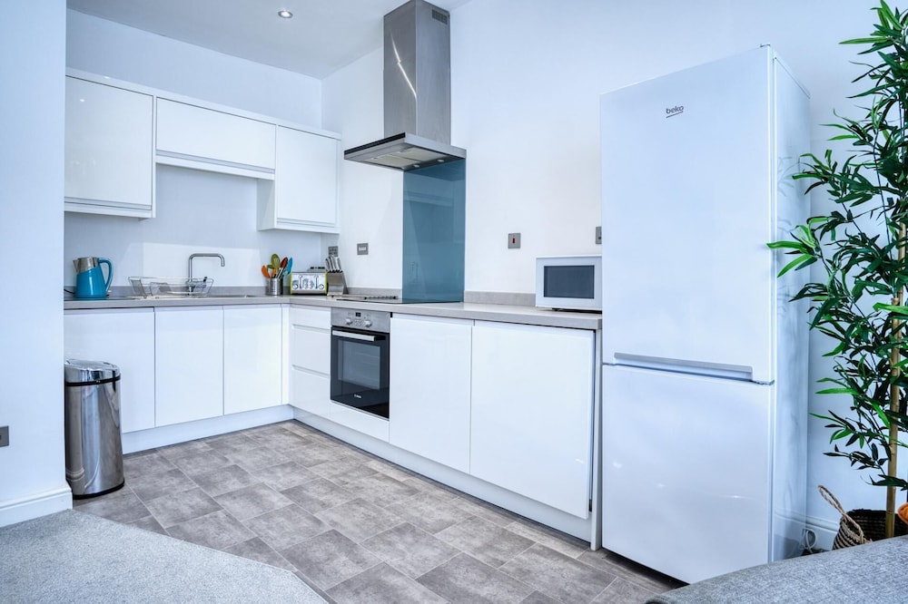 Bay View - 2 Bedroom Apartment - Tenby