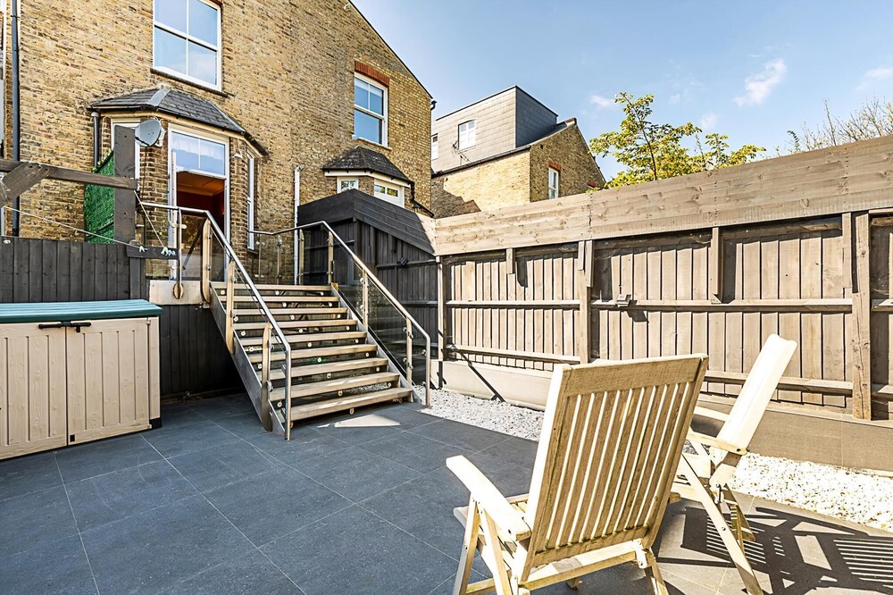 Chic Garden Flat in Leafy Ealing