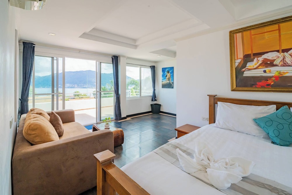 Luxurious 5-bedroom Pool Villa in Heart of Patong, Phuket