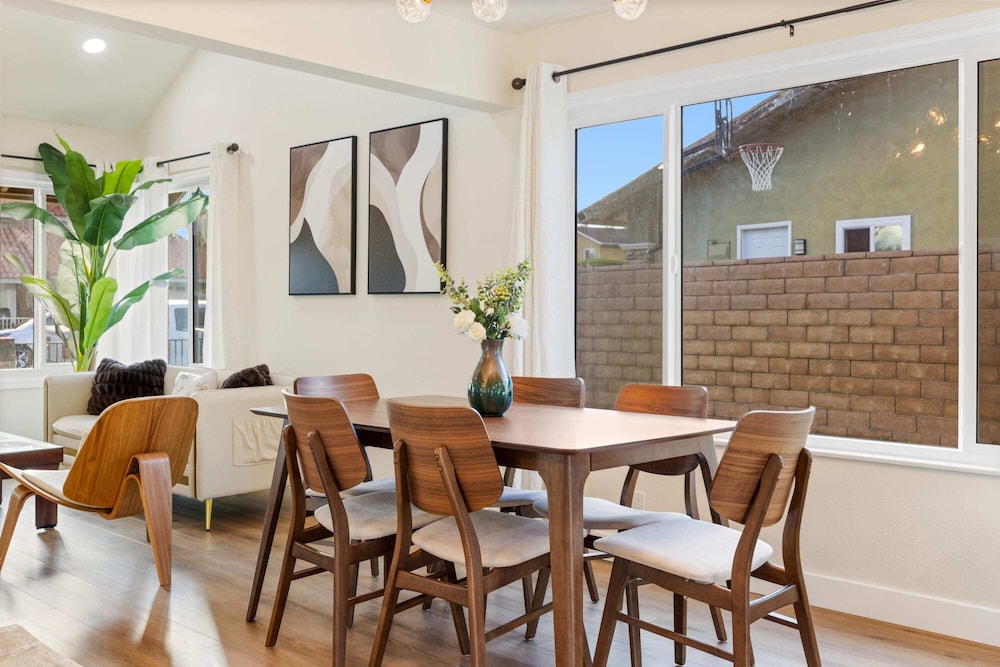 @ Marbella Lane - Cozy Gem Near Nature Trails
