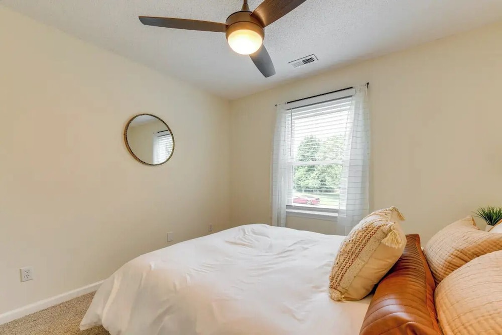 Pet-Friendly Lake Norman Retreat