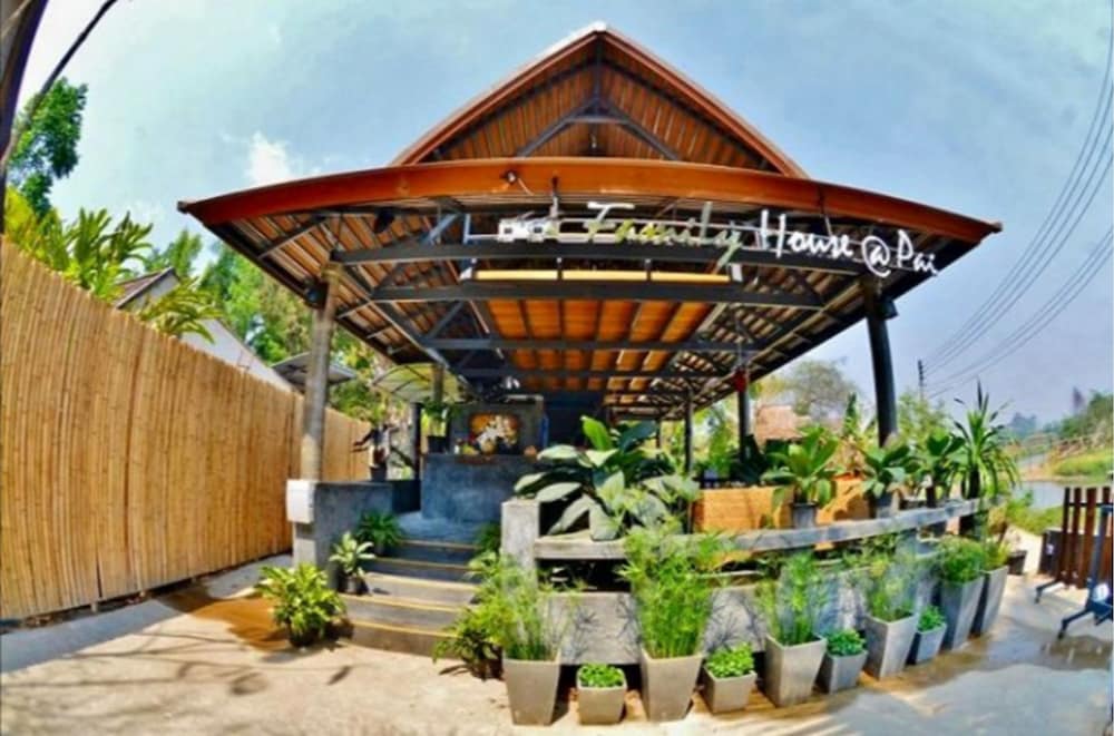 Hotel Family House at Pai - Image 1