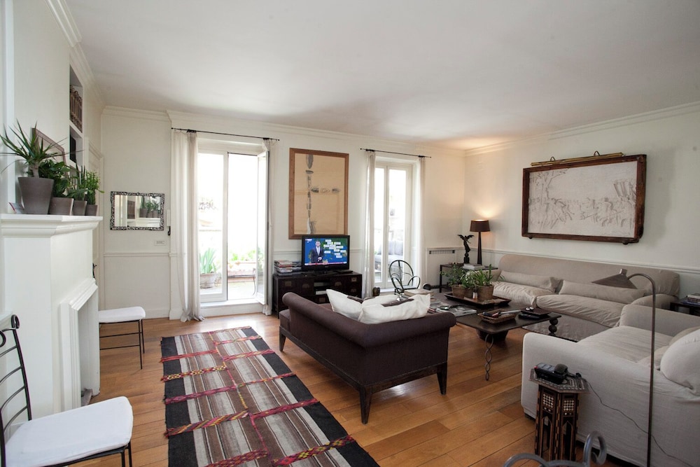 Campo De' Fiori Apartments