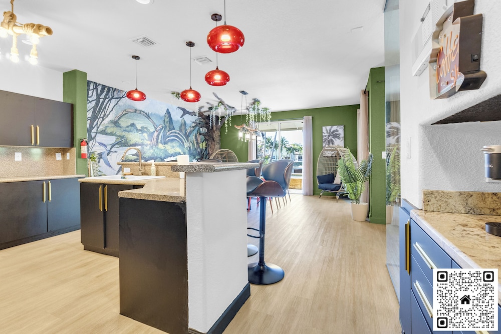 Ethereal Oasis Miami - Heated Pool Spa & Cinema - Prime for Groups