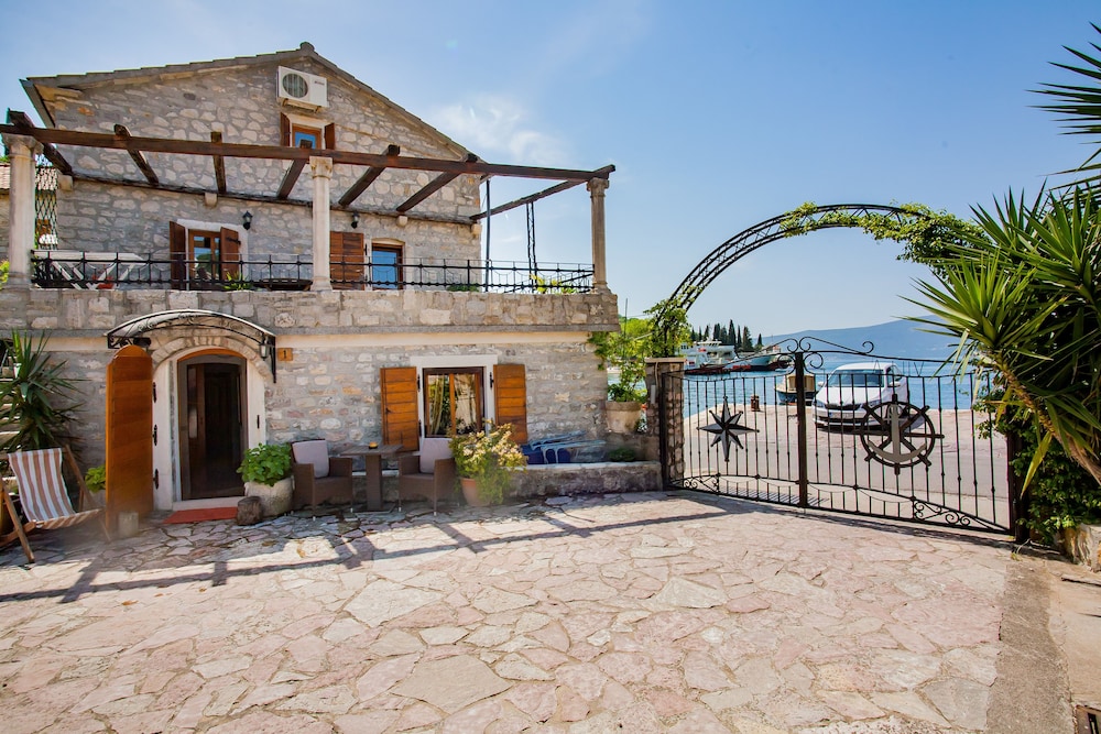 Apartments Villa Serventi