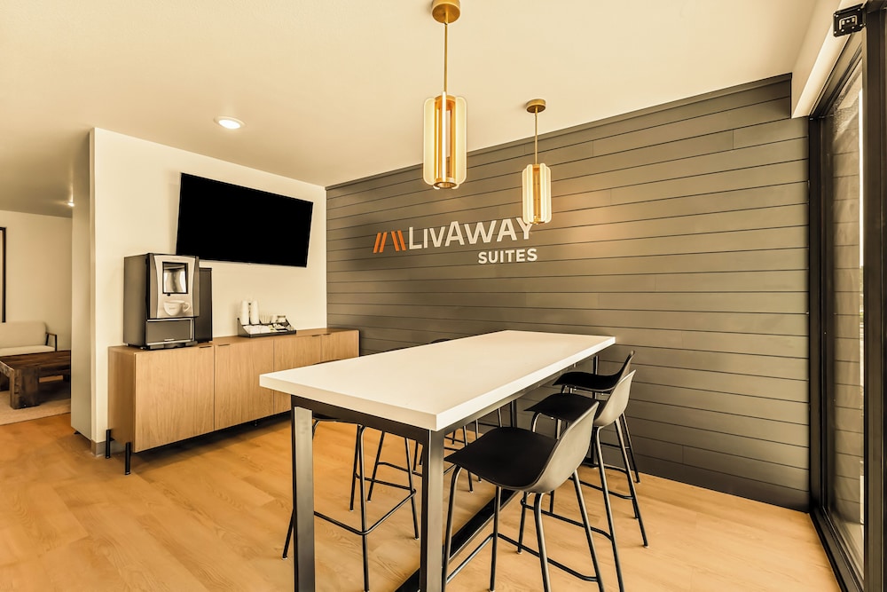 LivAway Suites Phoenix-Surprise