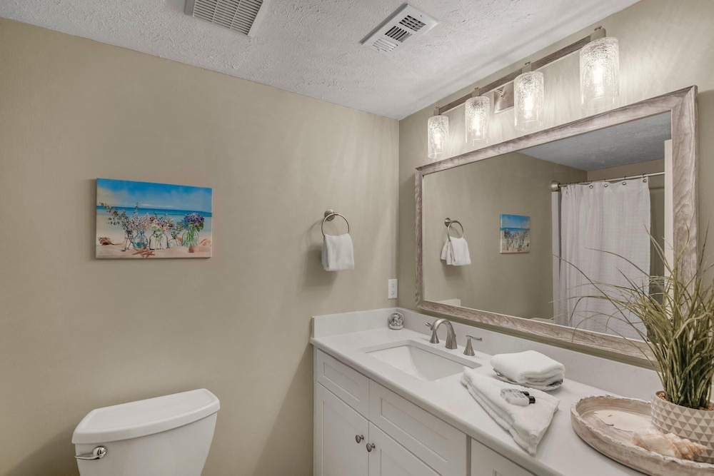 The Cove 205b