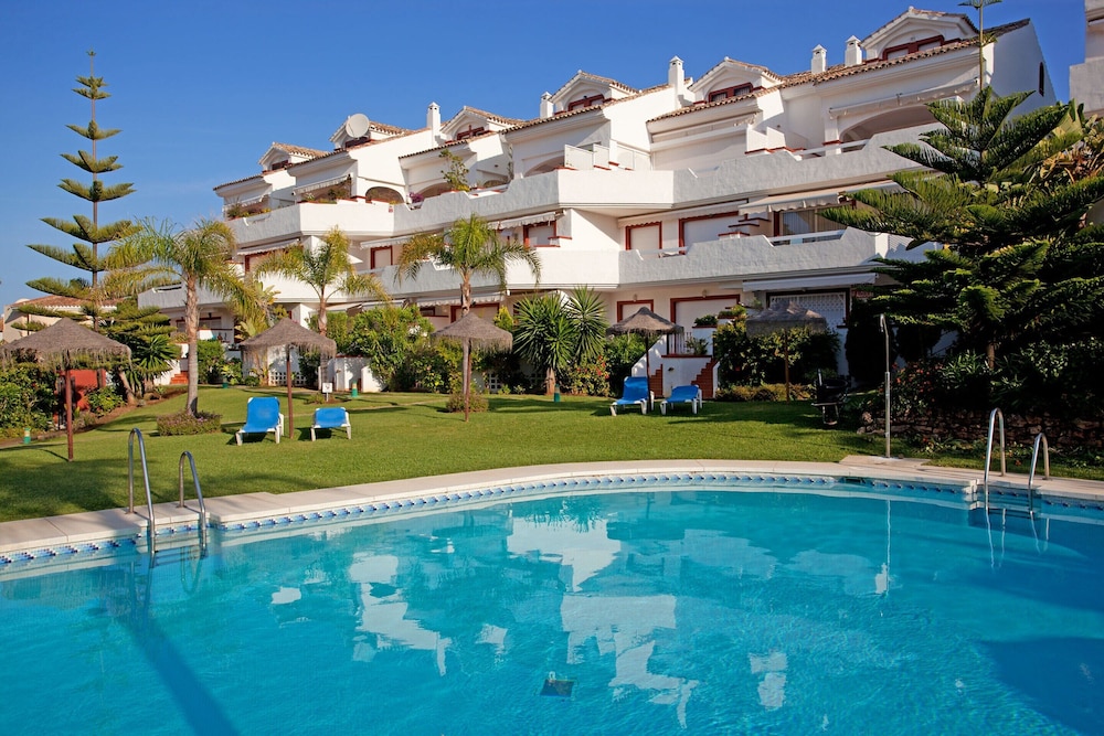 Apartment in Elviria Near Marbella Beach