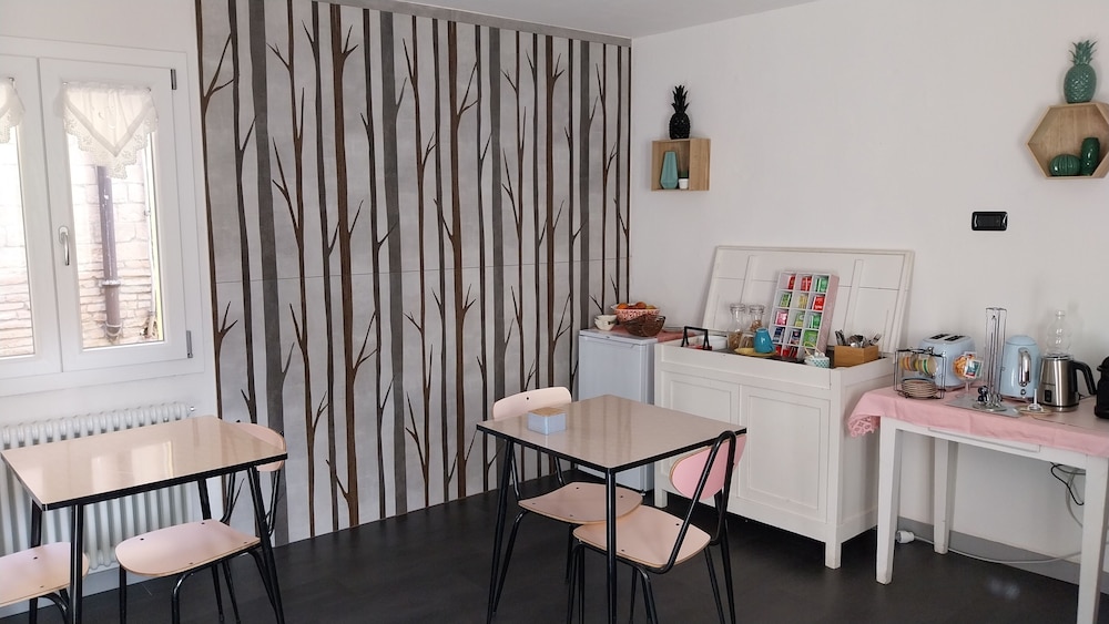 Borgodieci Camere e Colazione