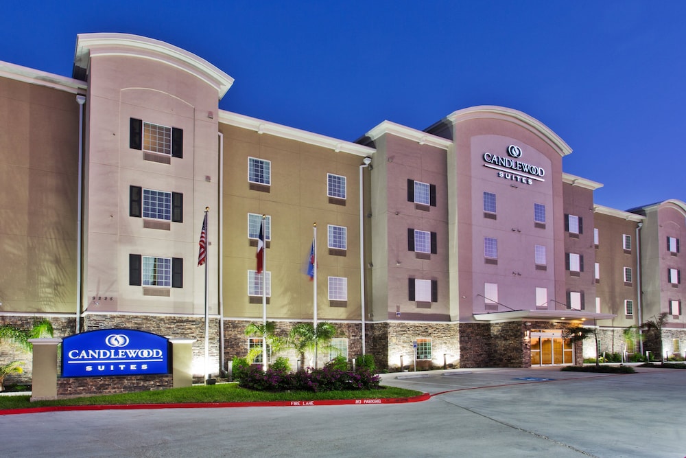 Hotel Candlewood Suites Corpus Christi-Naval Base Area, an IHG Hotel - Image 1