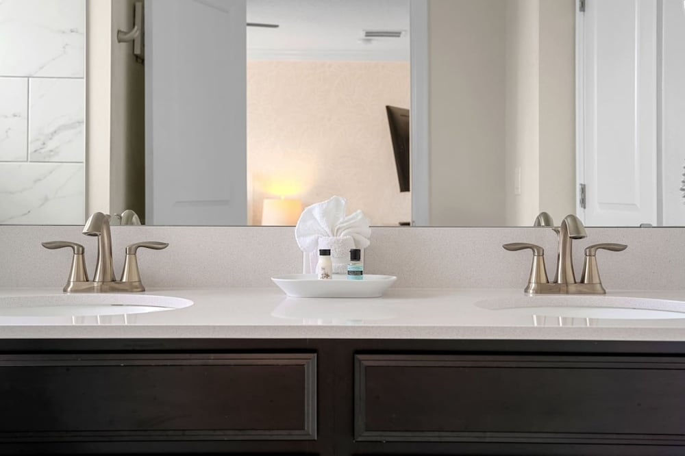 4345 Mickey s Townhome Storey Lake Pool