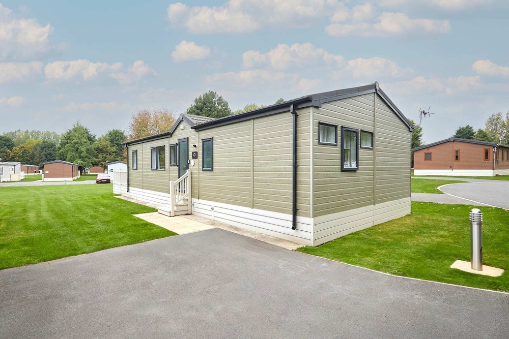 Host Stay Audley Lodge