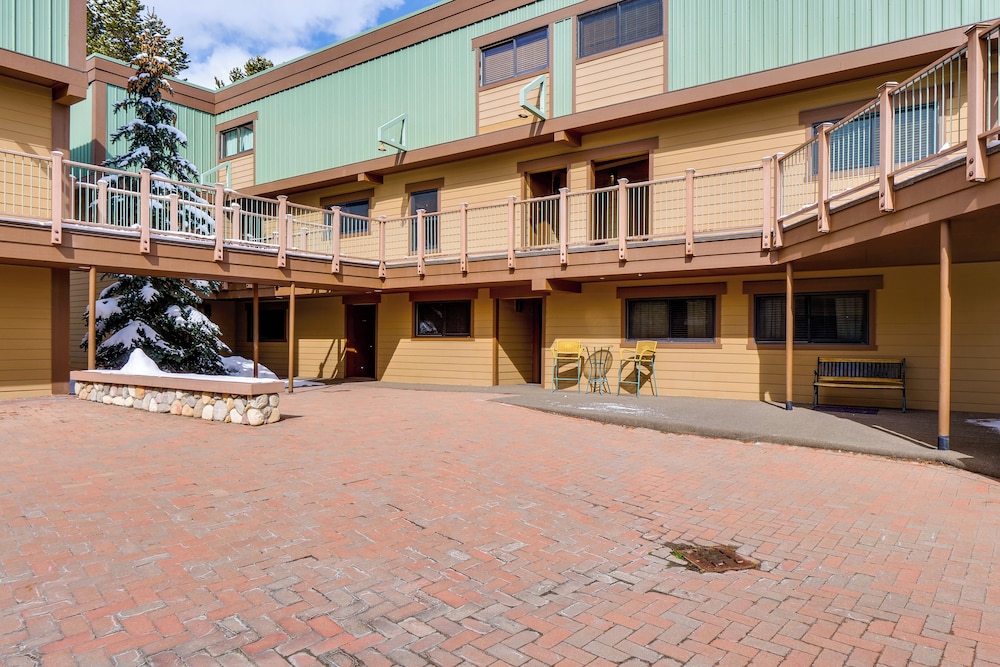 Walk to Main Street: Breck Condo w/ Balcony!
