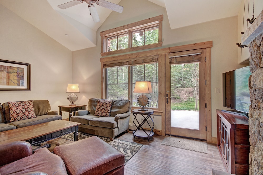 Ski-in 2br W/luxe Decor Steps To Winter Activities 2 Bedroom Townhouse by RedAwning