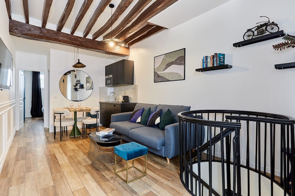 Duplex in the Center of Paris