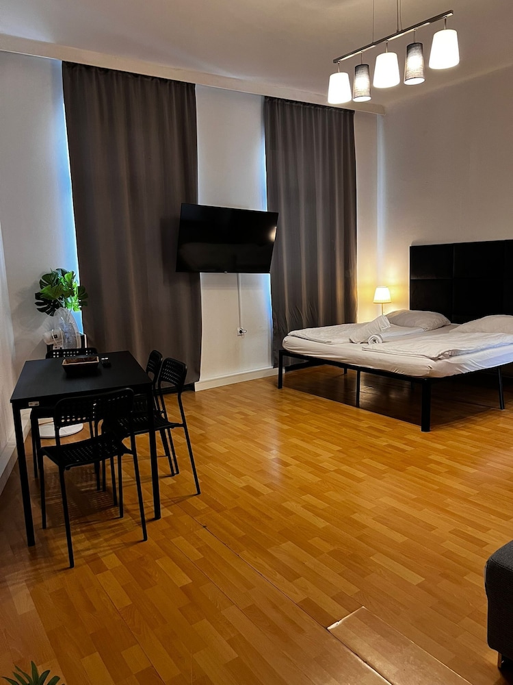 Cozy 2BR Apartment Near Schöpfwerk