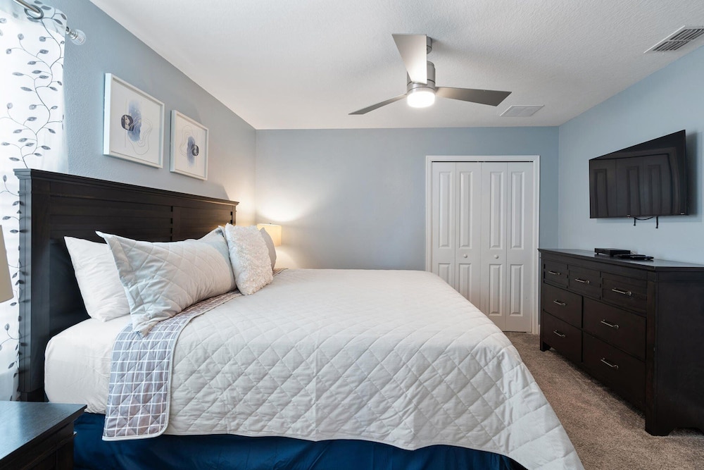 1194 Drop Lane