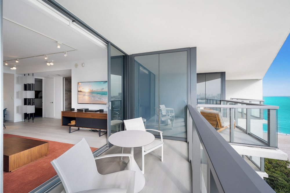 Luxury Vacation Rentals in South Beach by LRMB