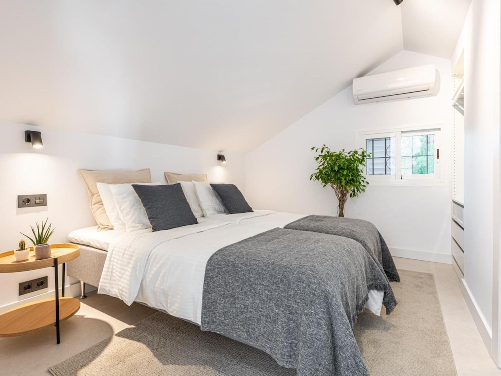 Agrupadas Beautiful Duplex With Amazing Location