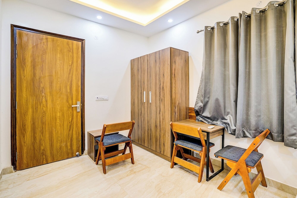 Fabhotel Expo Centre Inn