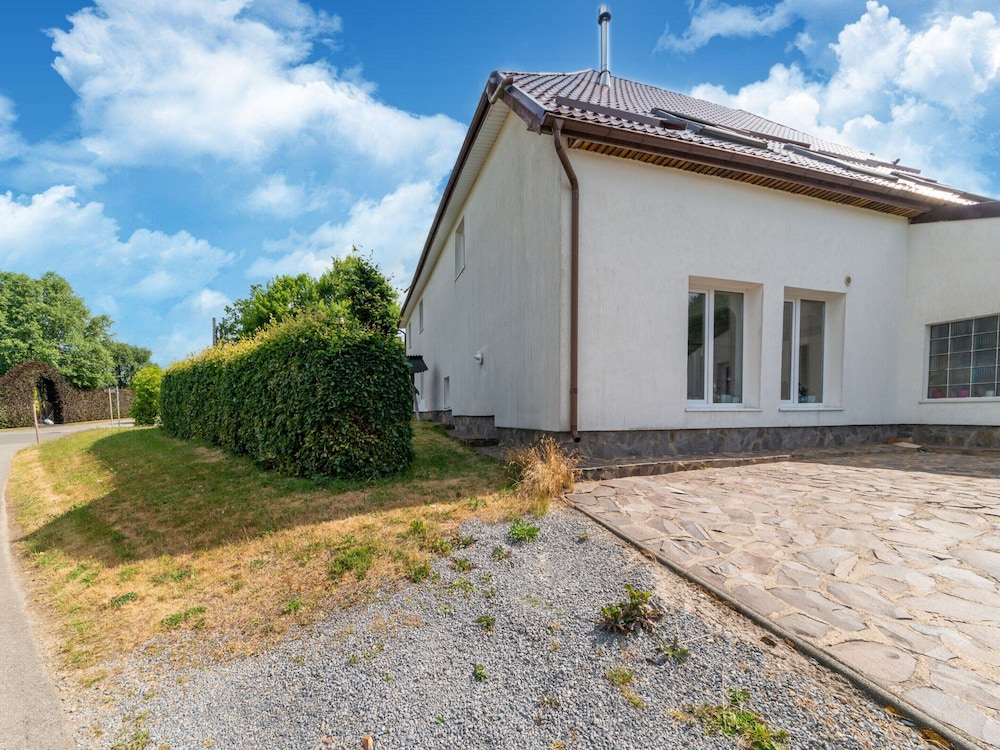 Family Villa Near Lake