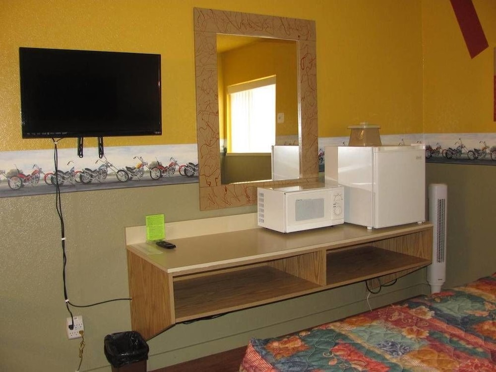 Earth Inn Motel