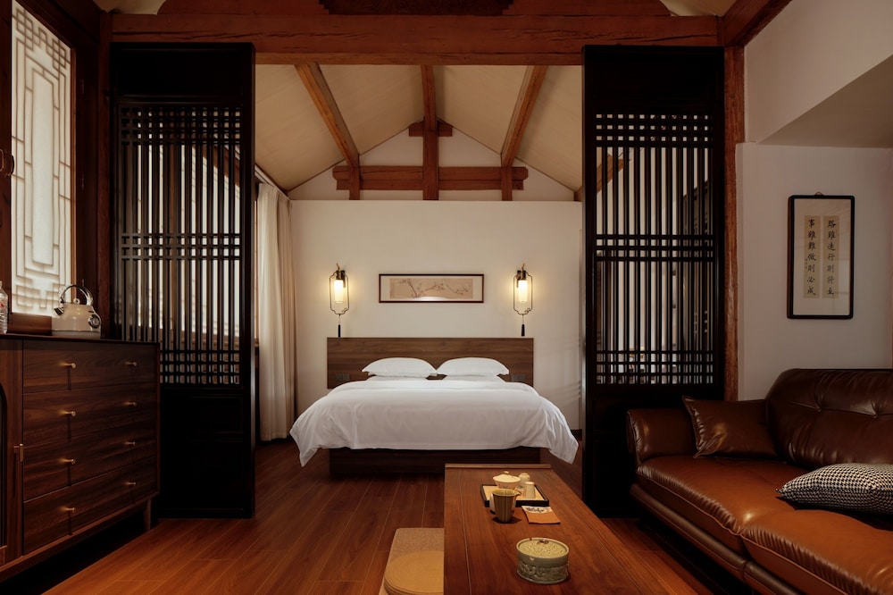Shaxi Ancient Town Chang Le Li Chinese Courtyard Hotel
