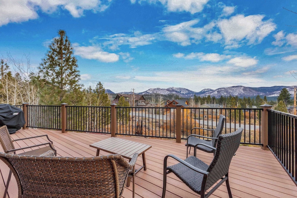 Lookout Point Retreat for 6