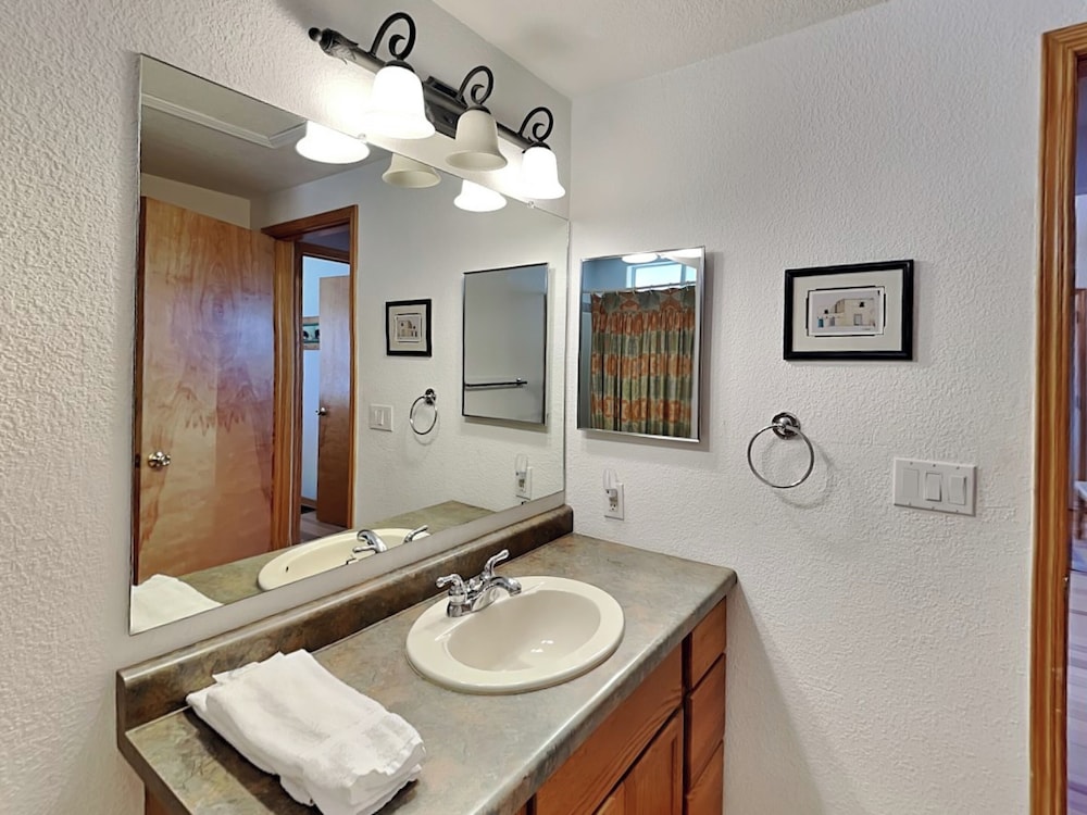 East Mountain View by Ruidoso Vacation Rentals