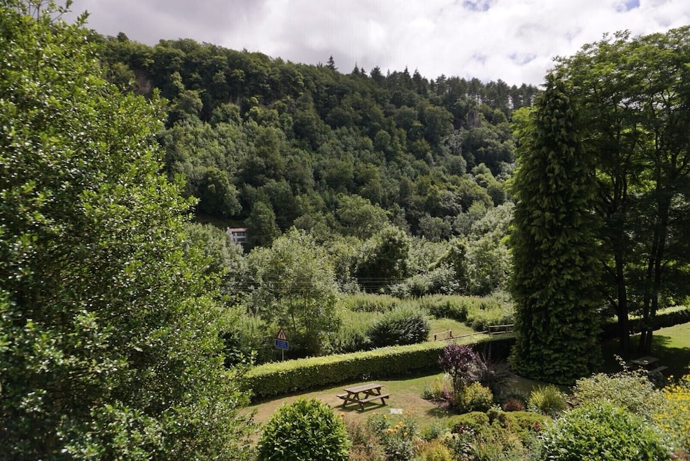 Karah Retreats - Symonds Yat