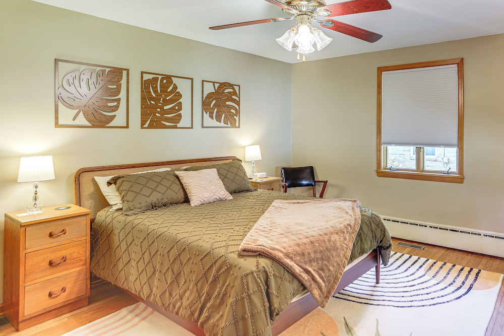 < 1 Mi to Dtwn Tiffin: Home w/ Outdoor Space!