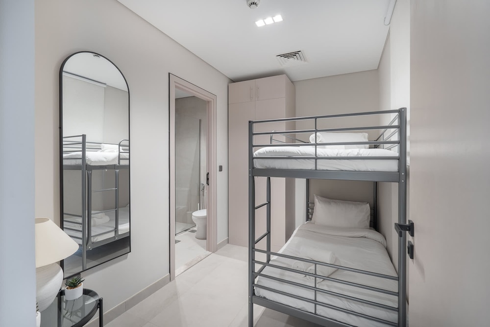 Classy 4-bedroom Villa With Spacious Balcony in Nad Al Sheba