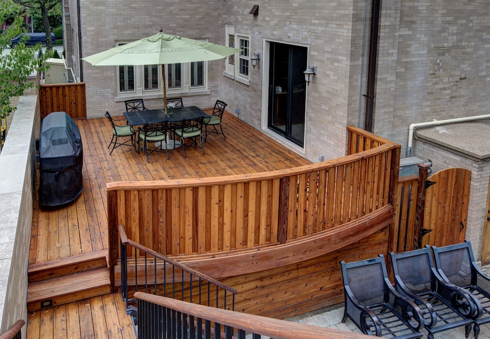 Lang House Chicago - Image 5