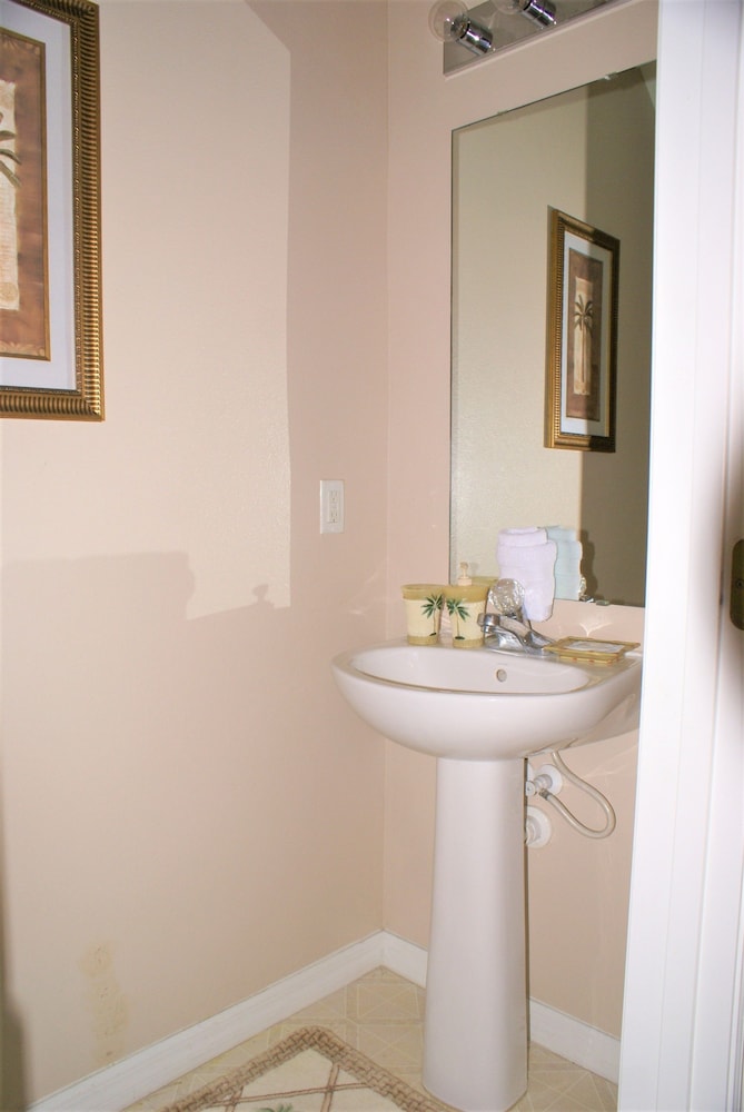 Alamo Vacation Townhomes