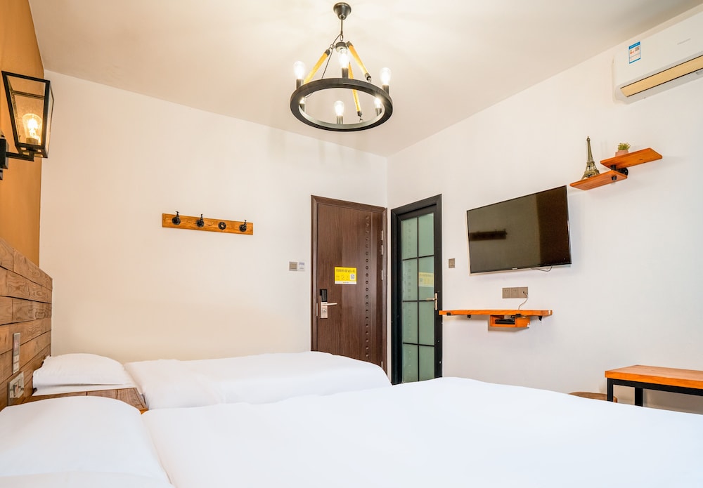 Tianmen Mountain Loft Art Inn
