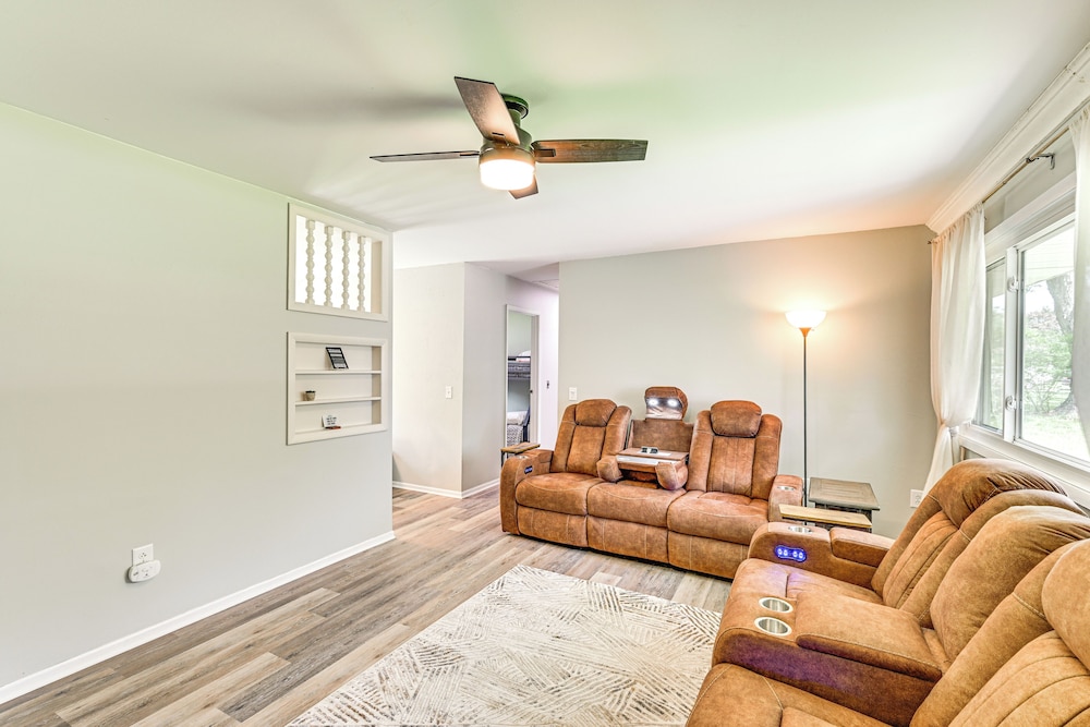 2 Mi to Dtwn: Family Home in Warsaw!