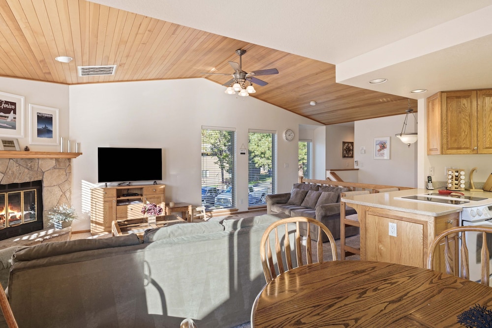 Fairway Village 8 3 Bedroom Condo