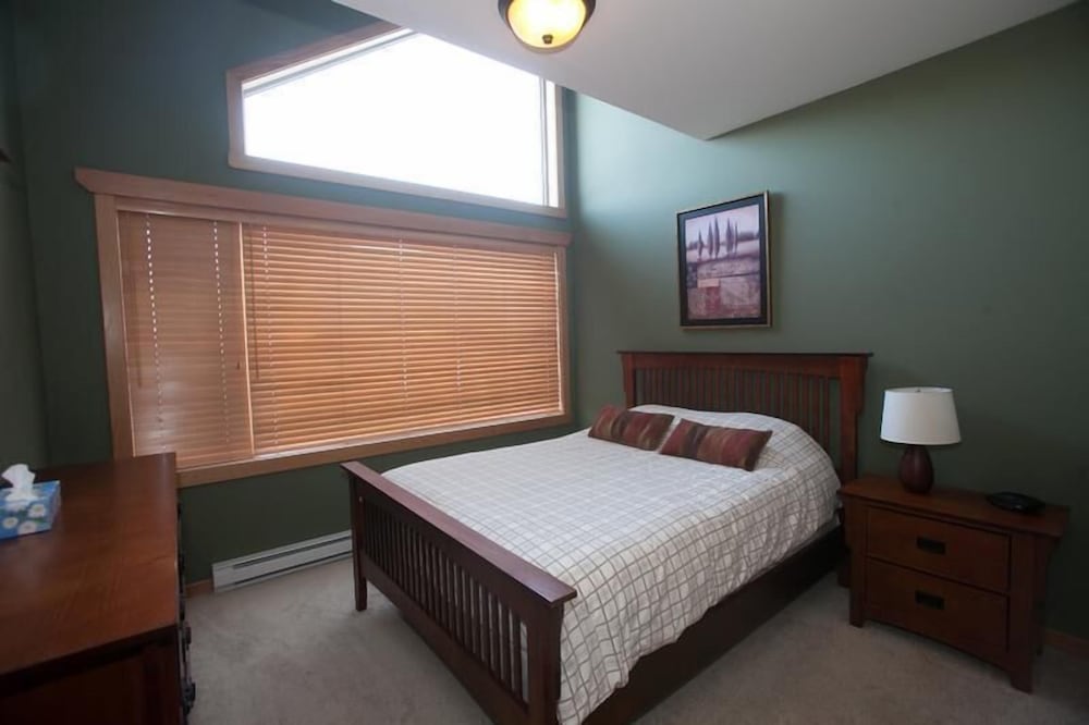 Snow Ridge by Apex Accommodations-1