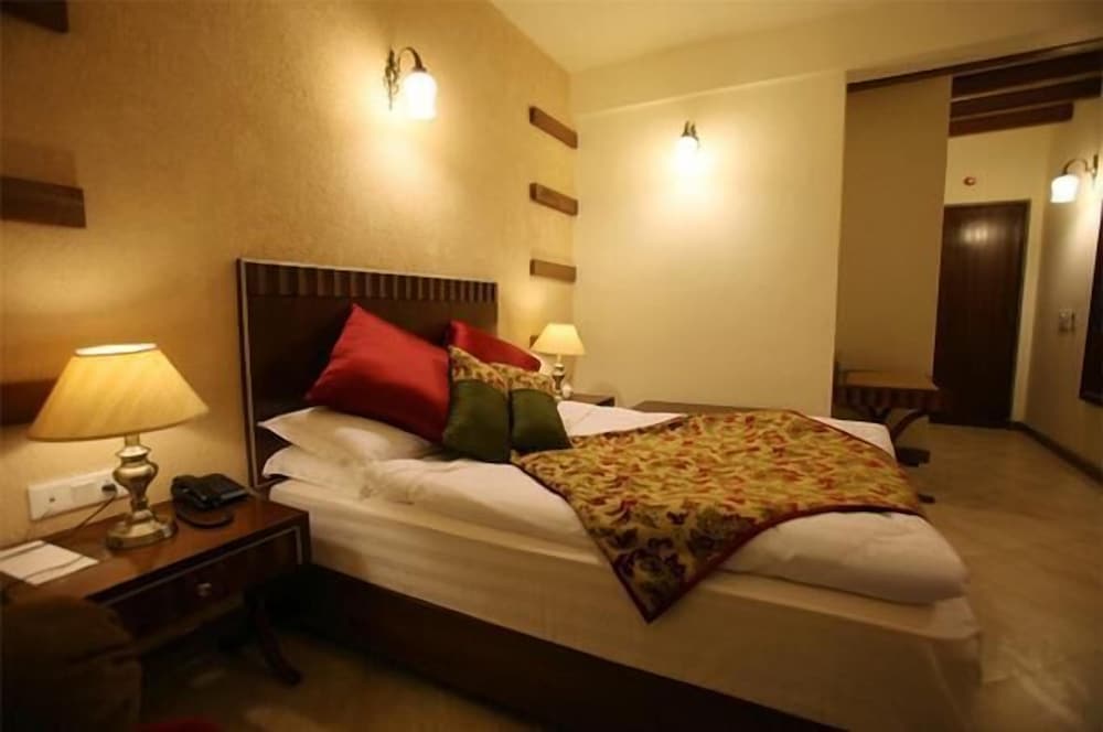 Hotel Dev Cottage