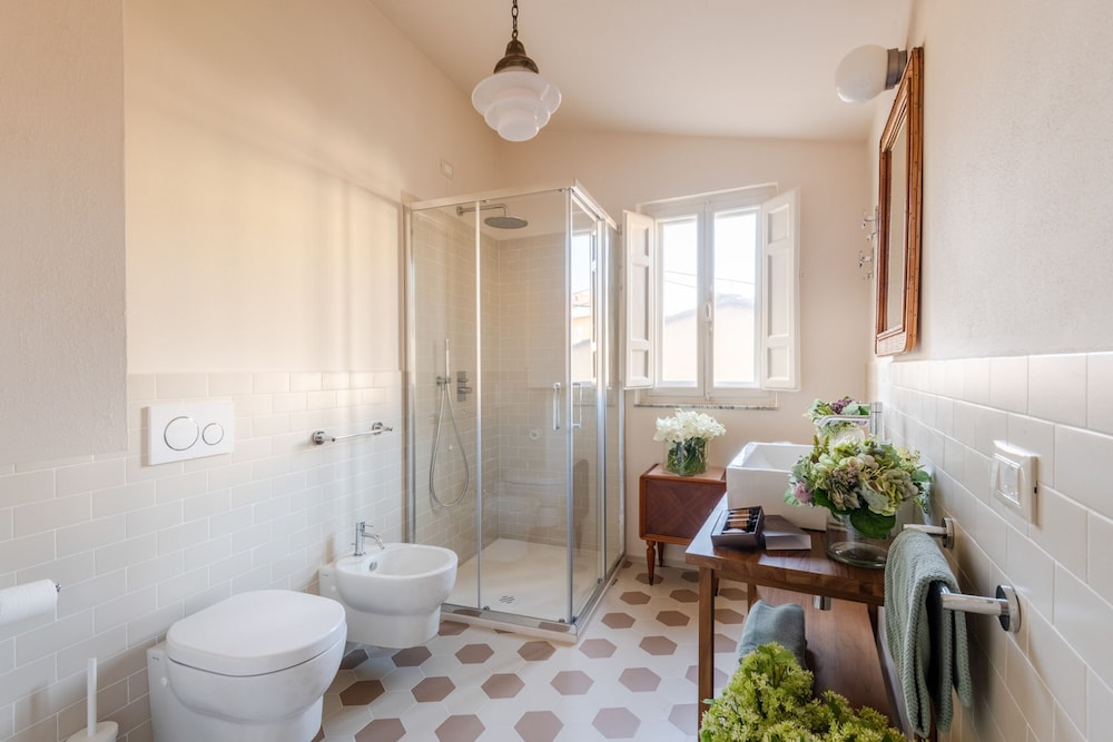 Casa Dante in Lucca With 3 Bedrooms and 2 Bathrooms